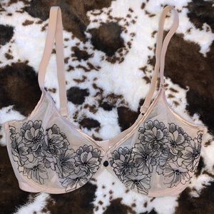 Wacoal balconette bra. Black and cream. 32DD